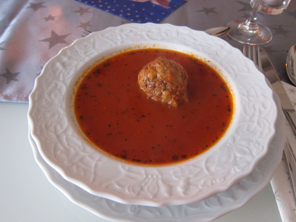 Rezept Tomatensuppe mit Hackfleischknödel auf www.probier-doch-mal.de